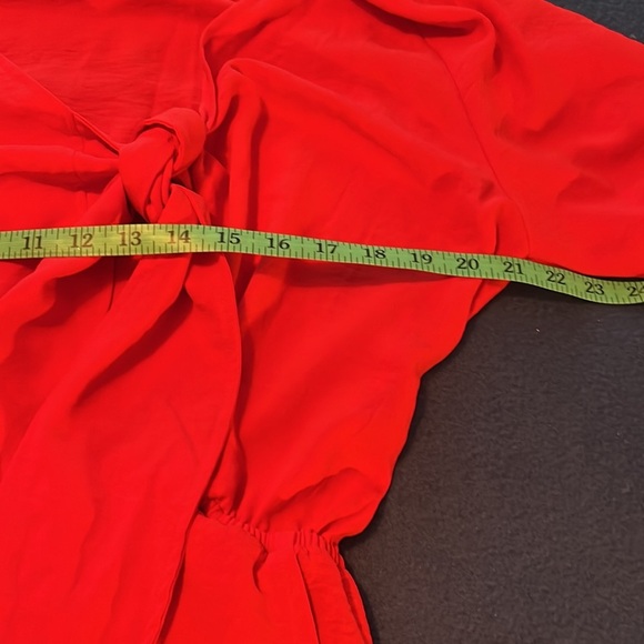 Gorgeous red 4 season romper - Picture 3 of 9